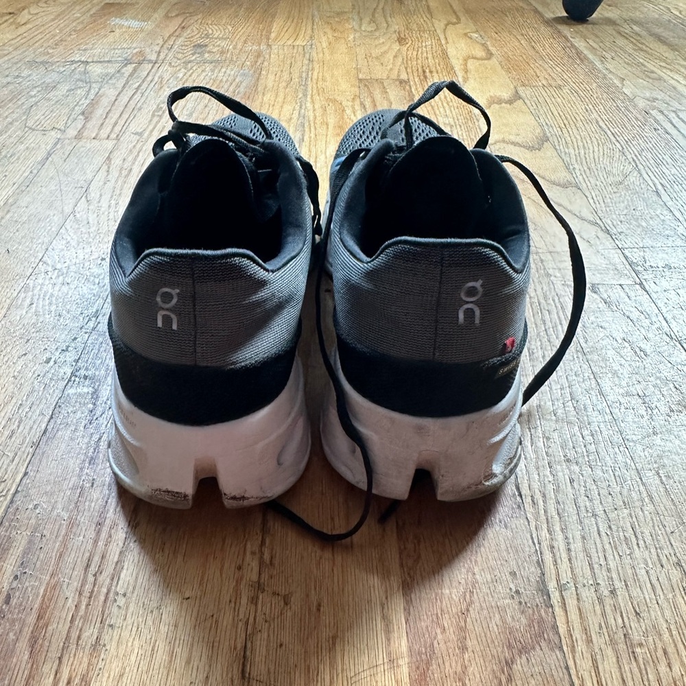 ON Cloud Eclipse Athletic Shoes - Picture 2 of 5